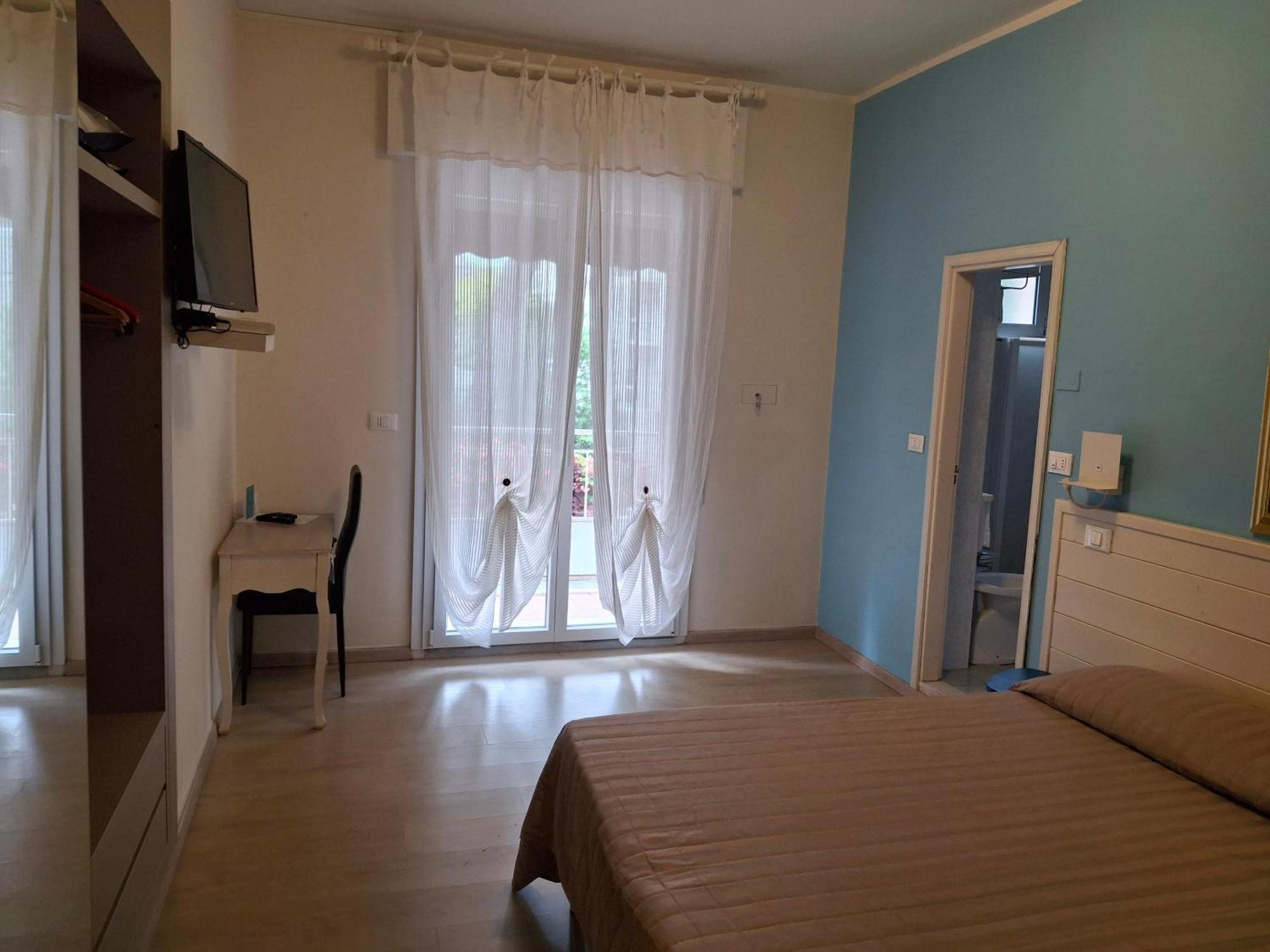 Hotel Santiago Milano Marittima Exterior photo